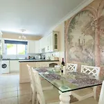 Kings With Private Garden *