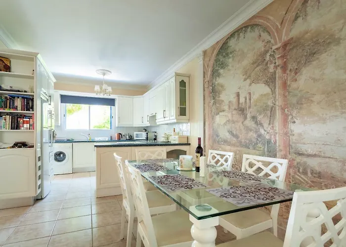 Kings With Private Garden *