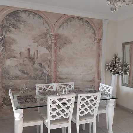 Kings With Private Garden