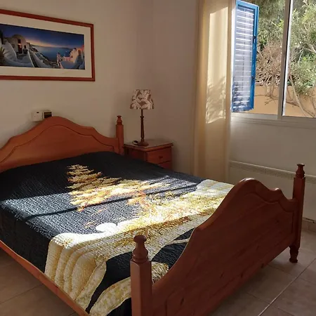 Kings With Private Garden דירה פאפוס