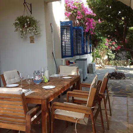 Kings With Private Garden Apartment