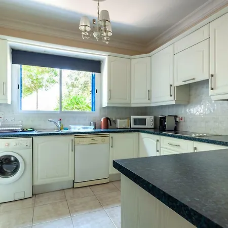 Appartement Kings With Private Garden Paphos