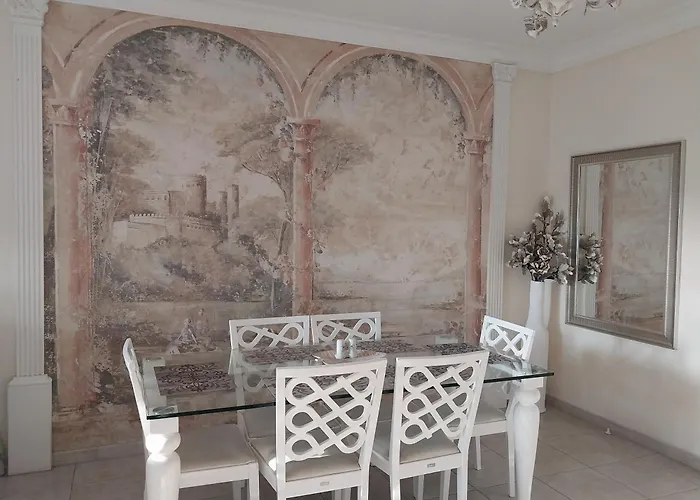 Kings With Private Garden