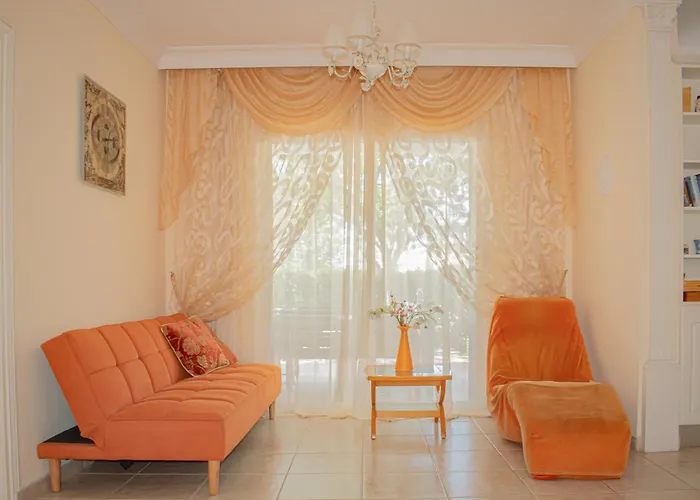 Kings With Private Garden