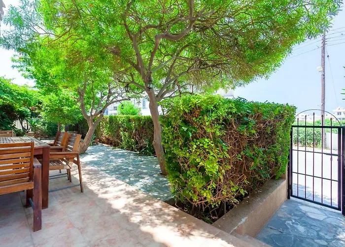 Kings With Private Garden