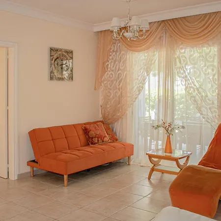 Kings With Private Garden Apartamento *