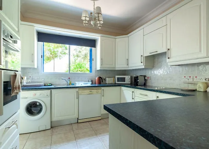 Apartamento Kings With Private Garden Paphos